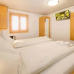 Azapartments Lunic Apartment *