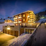Azapartments Lunic Apartment