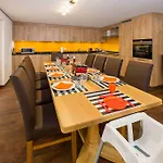 Azapartments Lunic